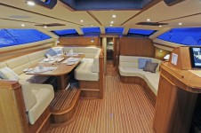 Discovery Yachts More Magic - Saloon 2